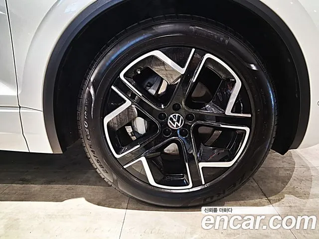 Volkswagen Touareg 2024 thumb 11
