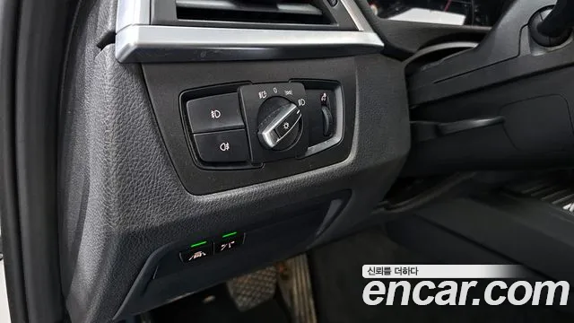 BMW 3 серии 2018 thumb 3