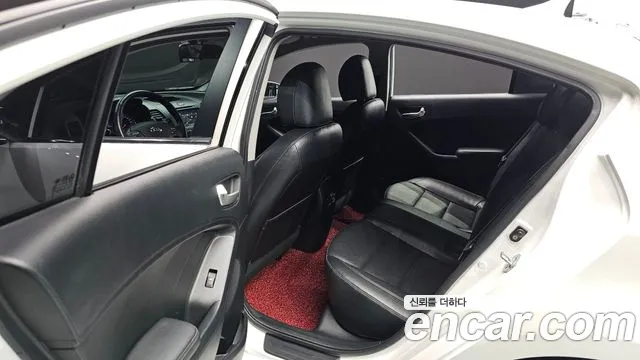 Kia K3 2015 thumb 10