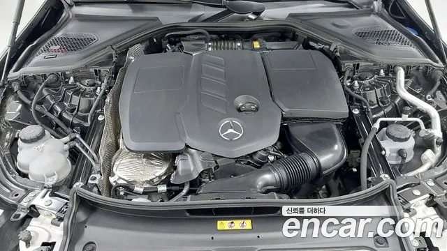 Mercedes-Benz E-Class 2024 thumb 5