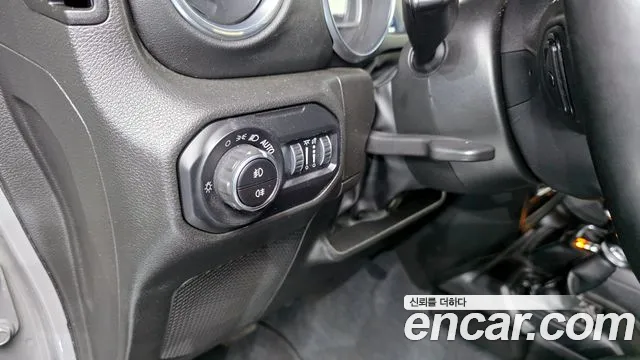 Jeep Wrangler 2022 thumb 2