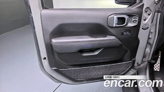 Jeep Wrangler 2022 thumb 4