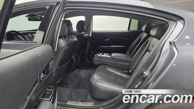 Kia K9 2016 thumb 11