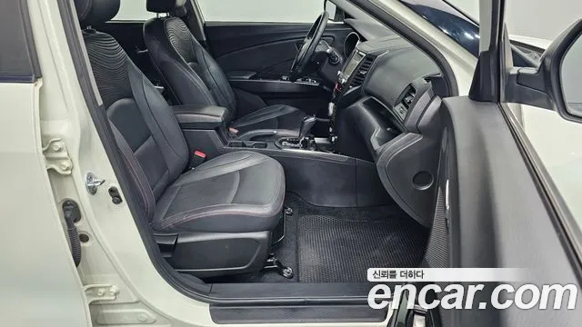 KGM Tivoli Air 2016 thumb 6