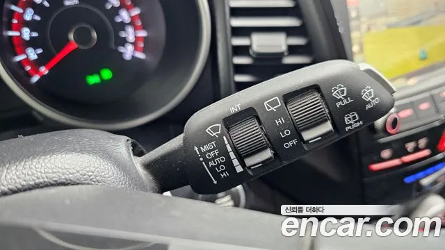 KGM Tivoli Air 2016 thumb 8