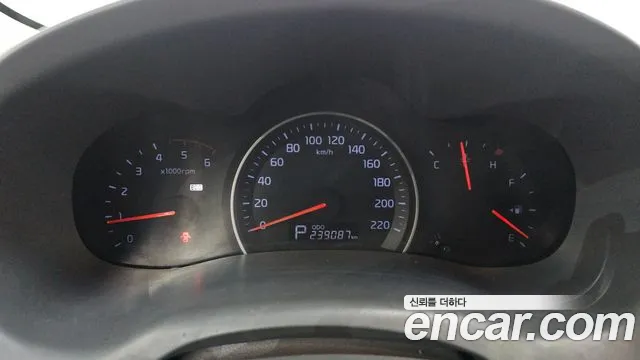 Kia Canival 2011 thumb 11