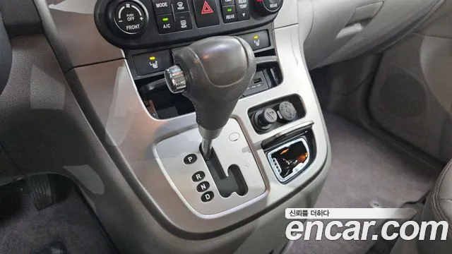 Kia Canival 2011 thumb 4