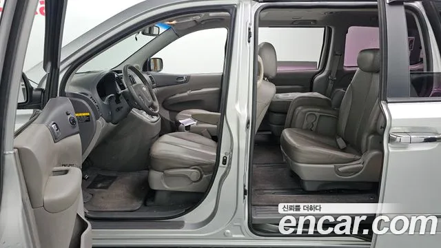 Kia Canival 2011 thumb 5