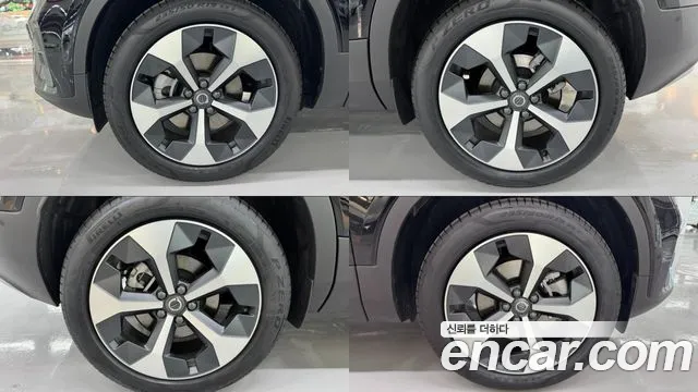 Volvo XC40 2025 thumb 3
