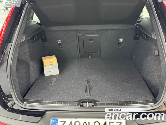 Volvo XC40 2025 thumb 9