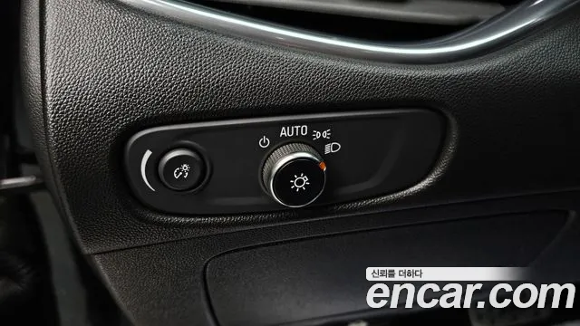Chevrolet Malibu 2019 thumb 2