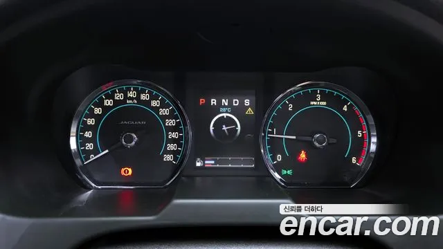 Jaguar XF 2015 thumb 3