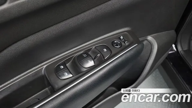 Renault QM6 2017 thumb 12