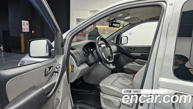 Hyundai Staria 2019 thumb 2