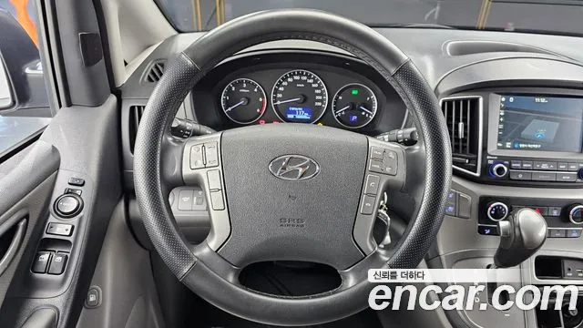 Hyundai Staria 2019 thumb 5