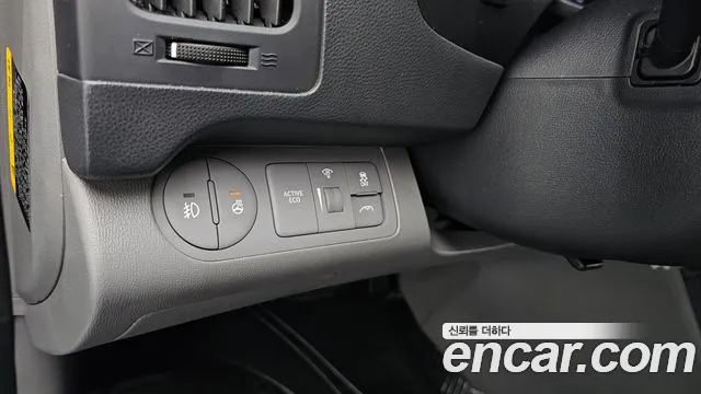 Hyundai Staria 2019 thumb 4