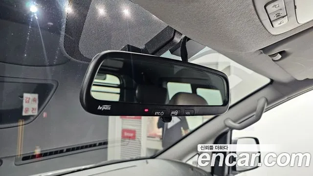 Hyundai Staria 2019 thumb 9