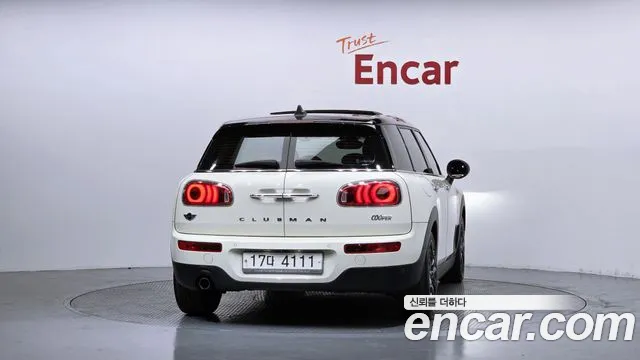 Mini Cooper Clubman 2017 thumb 12