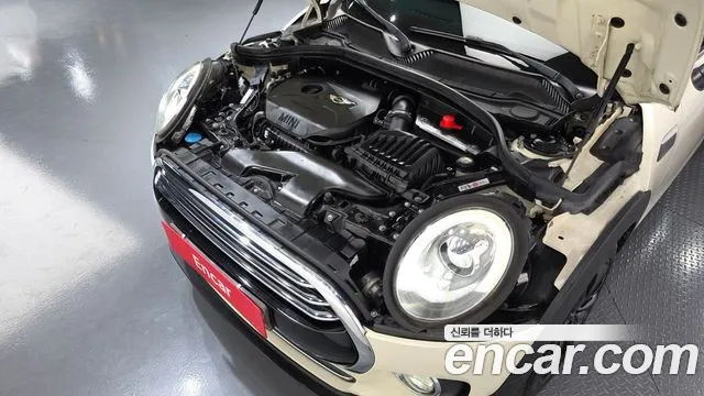 Mini Cooper Clubman 2017 thumb 11
