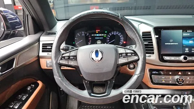 KGM Rexton 2017 thumb 12