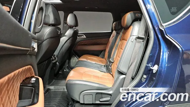 KGM Rexton 2017 thumb 8
