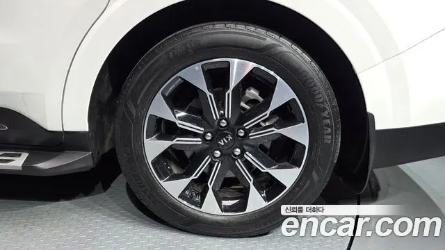 Kia Carnival 2021 thumb 2