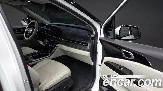 Kia Carnival 2021 thumb 5