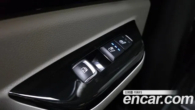 Kia Carnival 2021 thumb 11