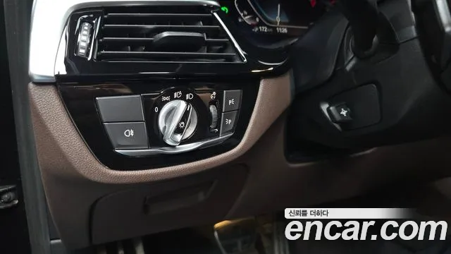 BMW 5 серии 2021 thumb 12