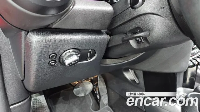 Mini Cooper Convertible 2024 thumb 11