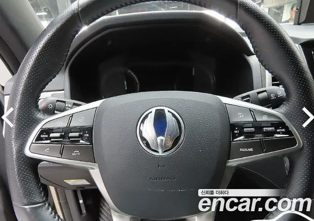 KGM Rexton 2019 thumb 11