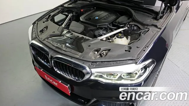 BMW 5 серии 2020 thumb 2