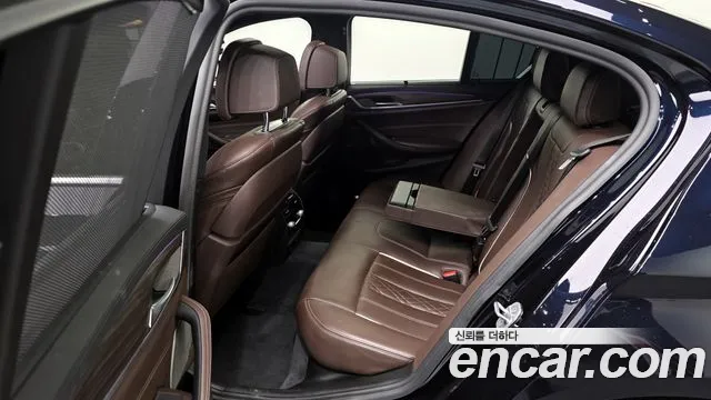 BMW 5 серии 2020 thumb 11