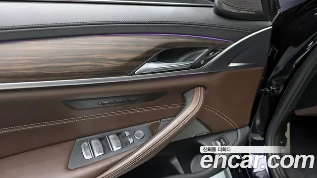 BMW 5 серии 2020 thumb 3