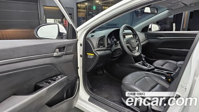 Hyundai Avante 2017 thumb 8