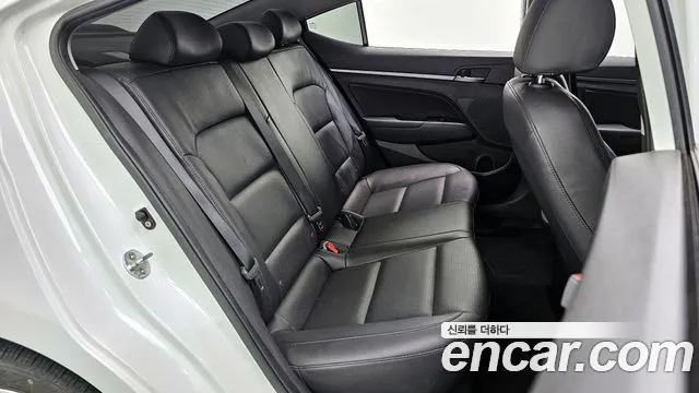 Hyundai Avante 2017 thumb 9