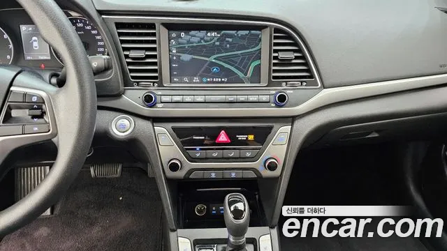 Hyundai Avante 2017 thumb 6