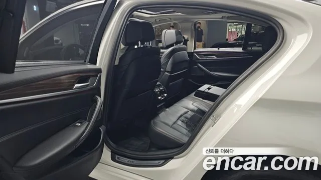 BMW 5 серии 2023 thumb 6