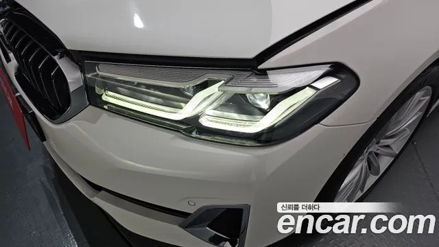 BMW 5 серии 2023 thumb 11