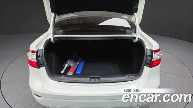 Renault SM3 2010 thumb 10