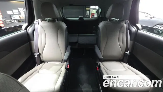 Kia Carnival 2024 thumb 8