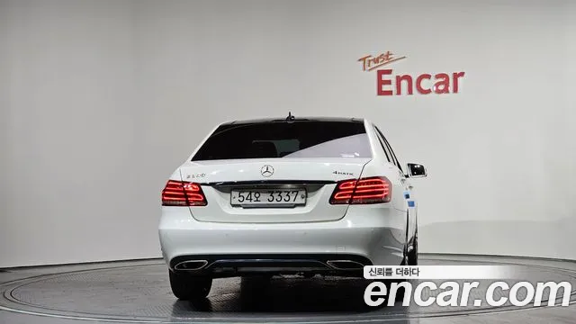 Mercedes-Benz E-Class 2015 thumb 8