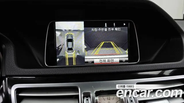 Mercedes-Benz E-Class 2015 thumb 11