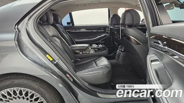 Genesis G90 2019 thumb 5