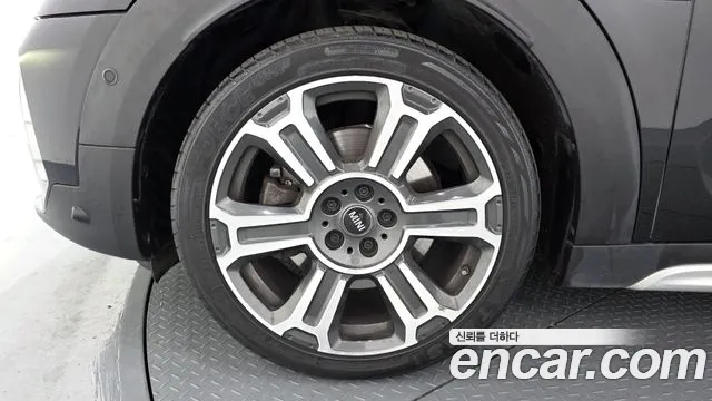 Mini Countryman 2021 thumb 8