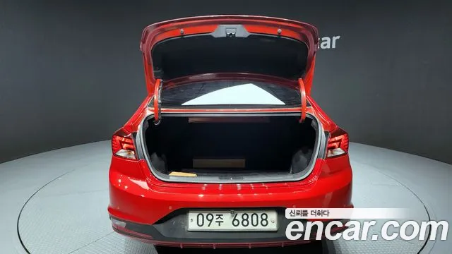Hyundai Elantra 2018 thumb 8