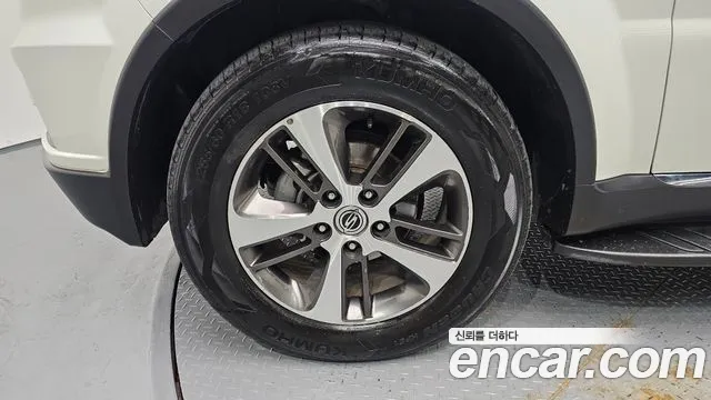 KGM Rexton 2016 thumb 2