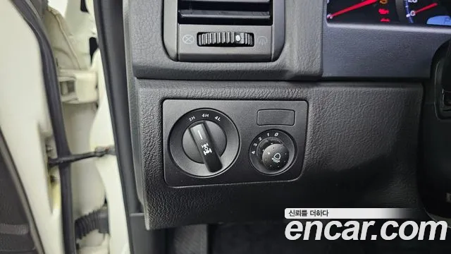 KGM Rexton 2016 thumb 8