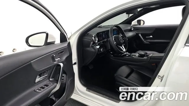 Mercedes-Benz A-Class 2021 thumb 10