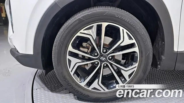 Hyundai Santa Fe 2018 thumb 4